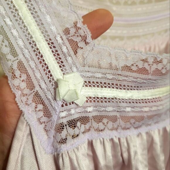 Vanity Fair Vintage Light Purple Nylon Robe & Gown Set - Picture 8 of 14